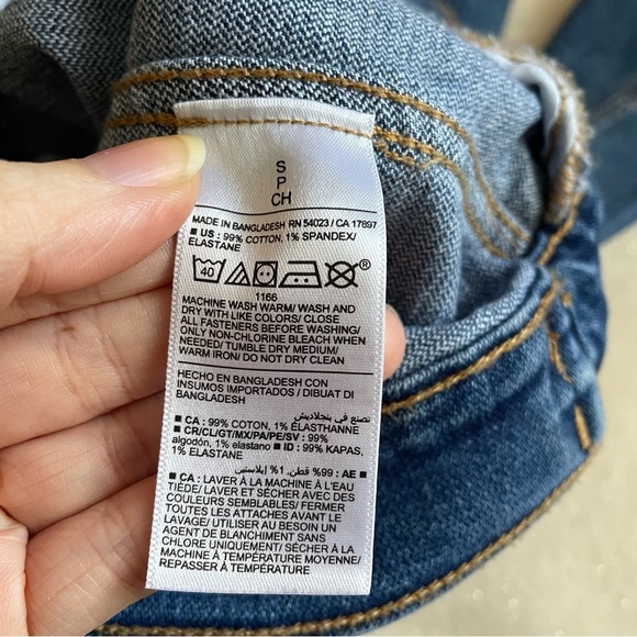 Old Navy Dark Wash Cropped Trucker Style Denim Jacket ✨ - Picture 4 of 8